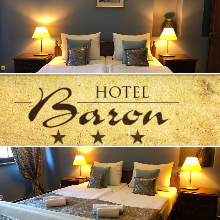 Hotel Baron イェレニャ・グーラ エクステリア 写真